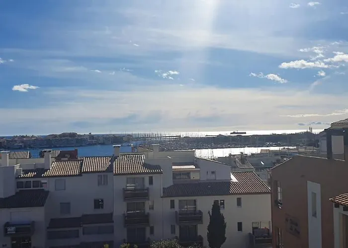 Coquet Au Centre Port Du Cap D'agde Agde